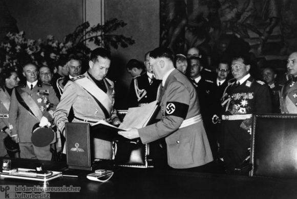 Plieno paktas tarp nacistinės Vokietijos ir fašistinės Italijos